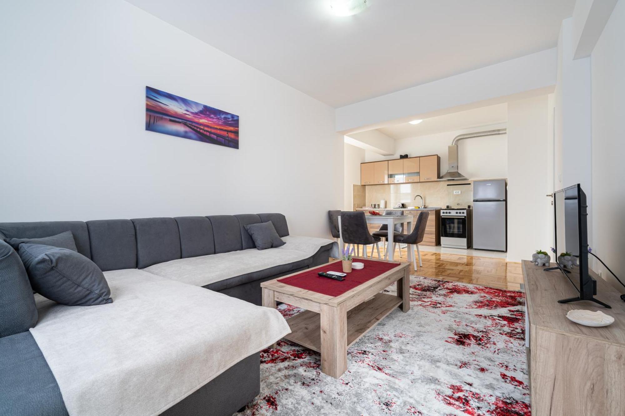Tuski Put Apartman Apartment พอดโกริกา ภายนอก รูปภาพ