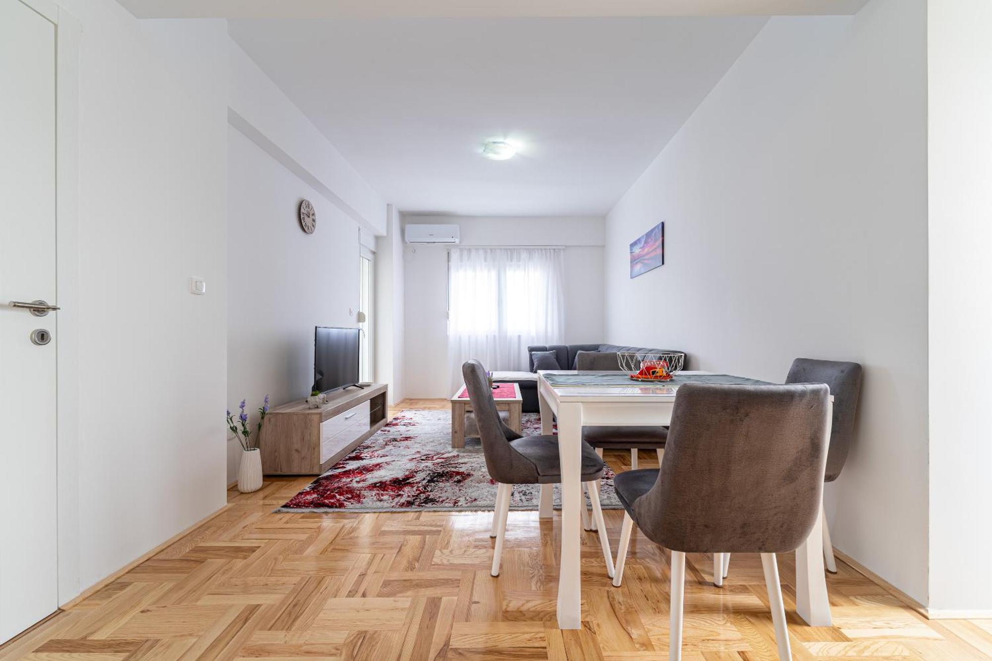 Tuski Put Apartman Apartment พอดโกริกา ภายนอก รูปภาพ